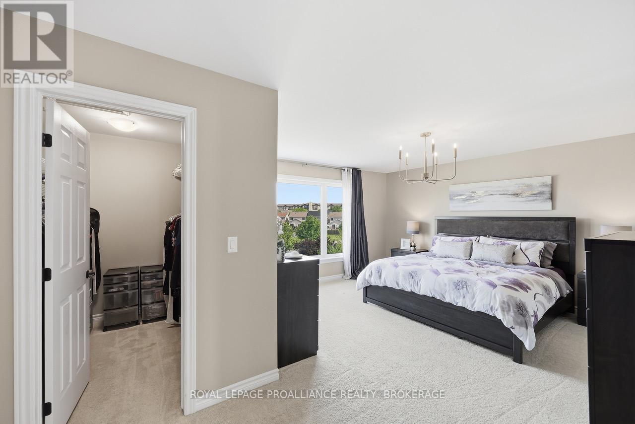 561 SAVANNAH COURT - 30
