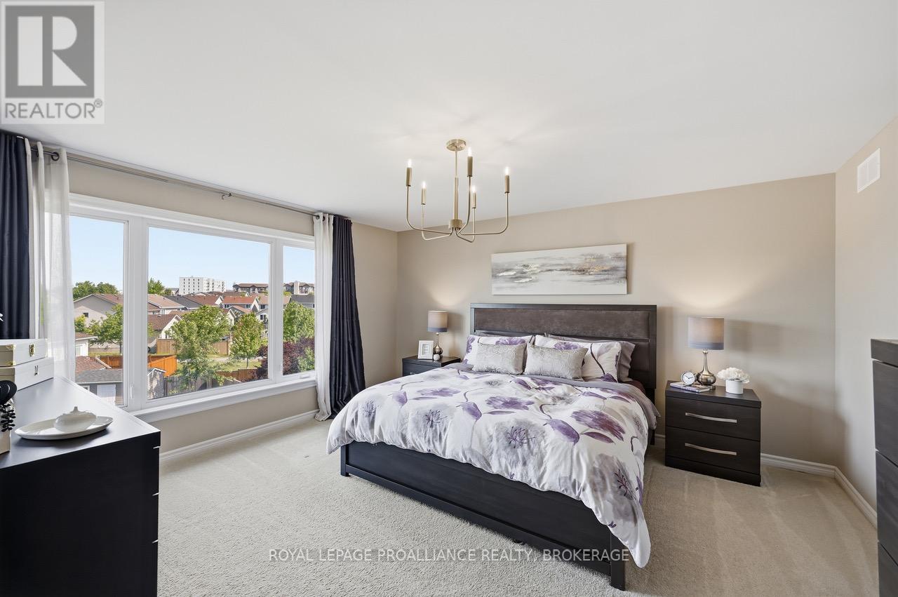 561 SAVANNAH COURT - 31