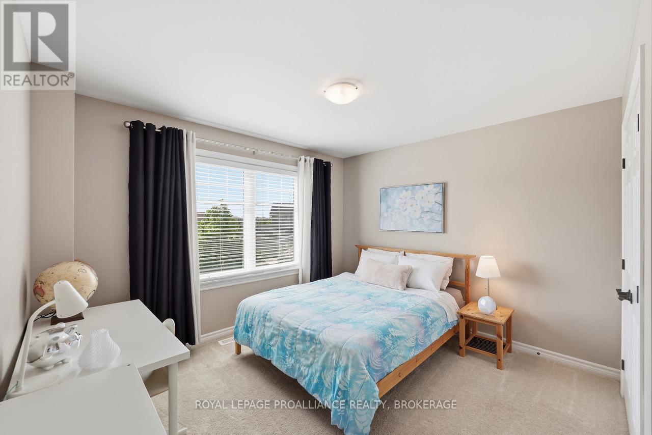 561 SAVANNAH COURT - 35