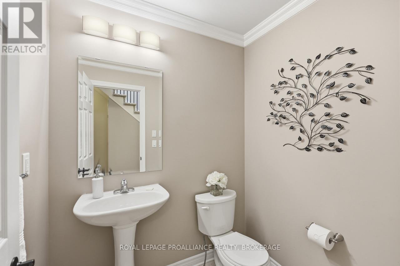 561 SAVANNAH COURT - 28
