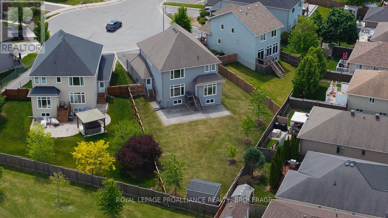 561 SAVANNAH COURT - 45