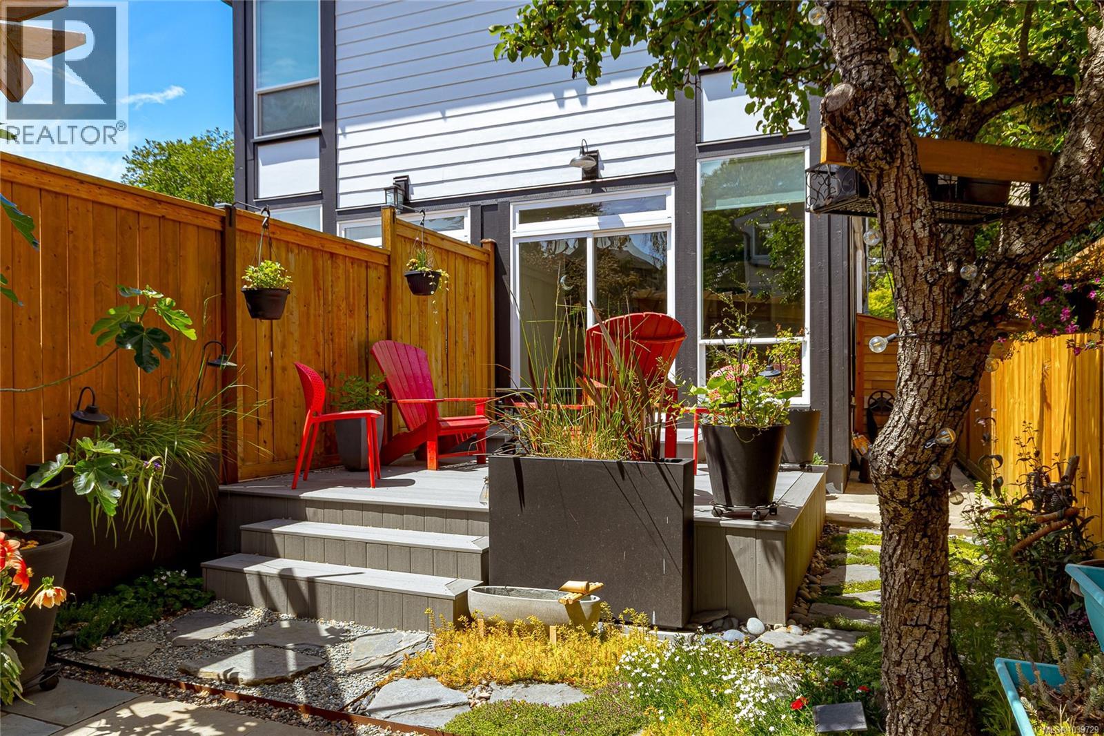 117 St. Lawrence St - 27