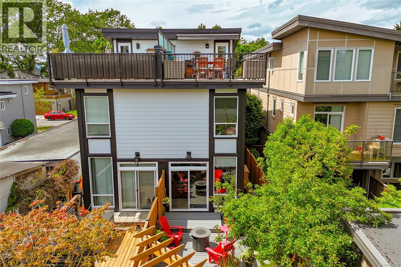 117 St. Lawrence St - 32
