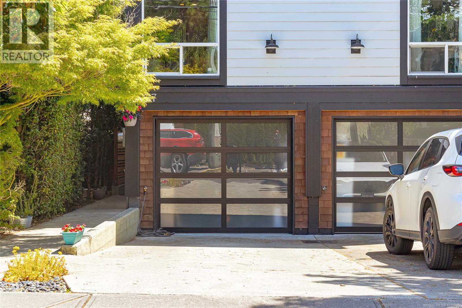  117 St. Lawrence Street, Victoria