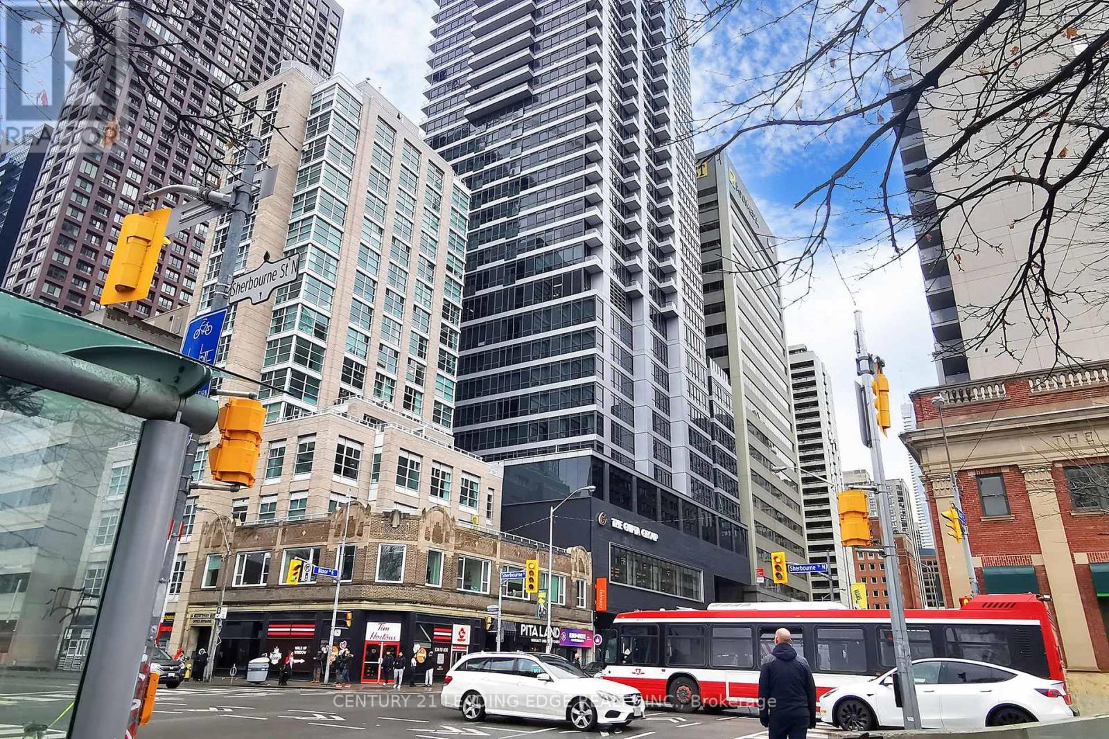 #2109 395 BLOOR STREET - 1
