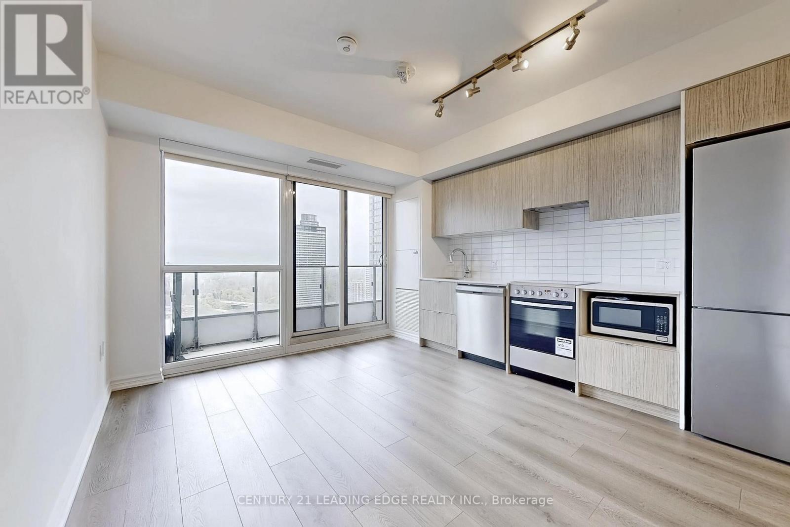 #2109 395 BLOOR STREET - 3