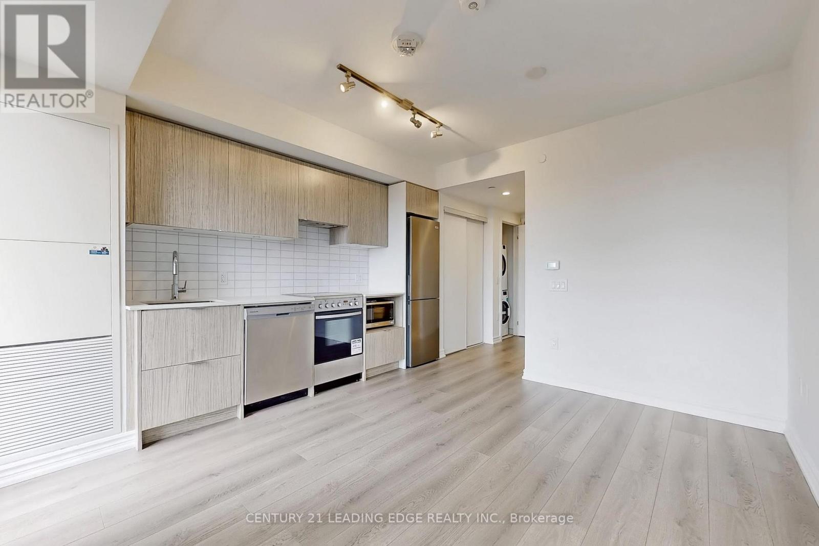 #2109 395 BLOOR STREET - 6