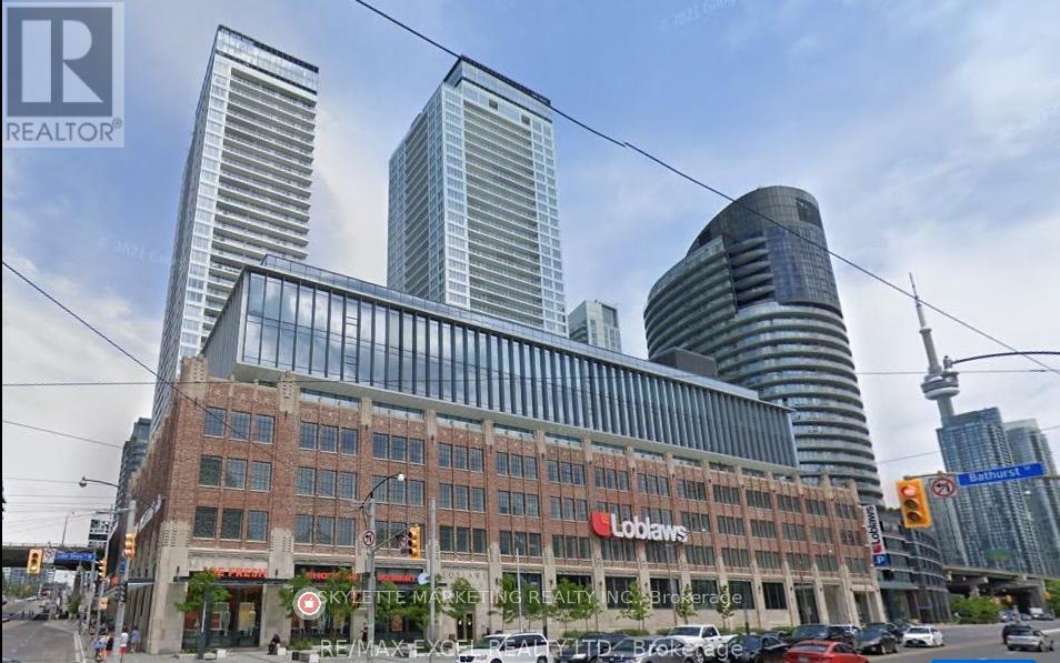 Listing photo of 1512 - 17 BATHURST STREET