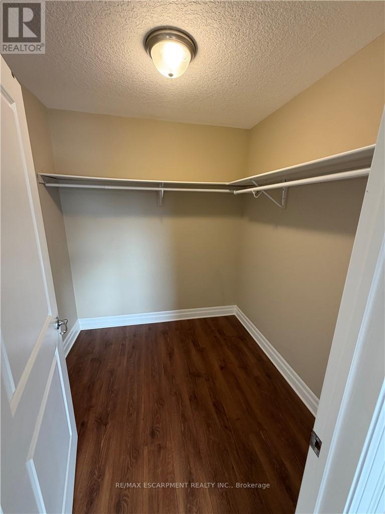 5 JACZENKO TERRACE - 9