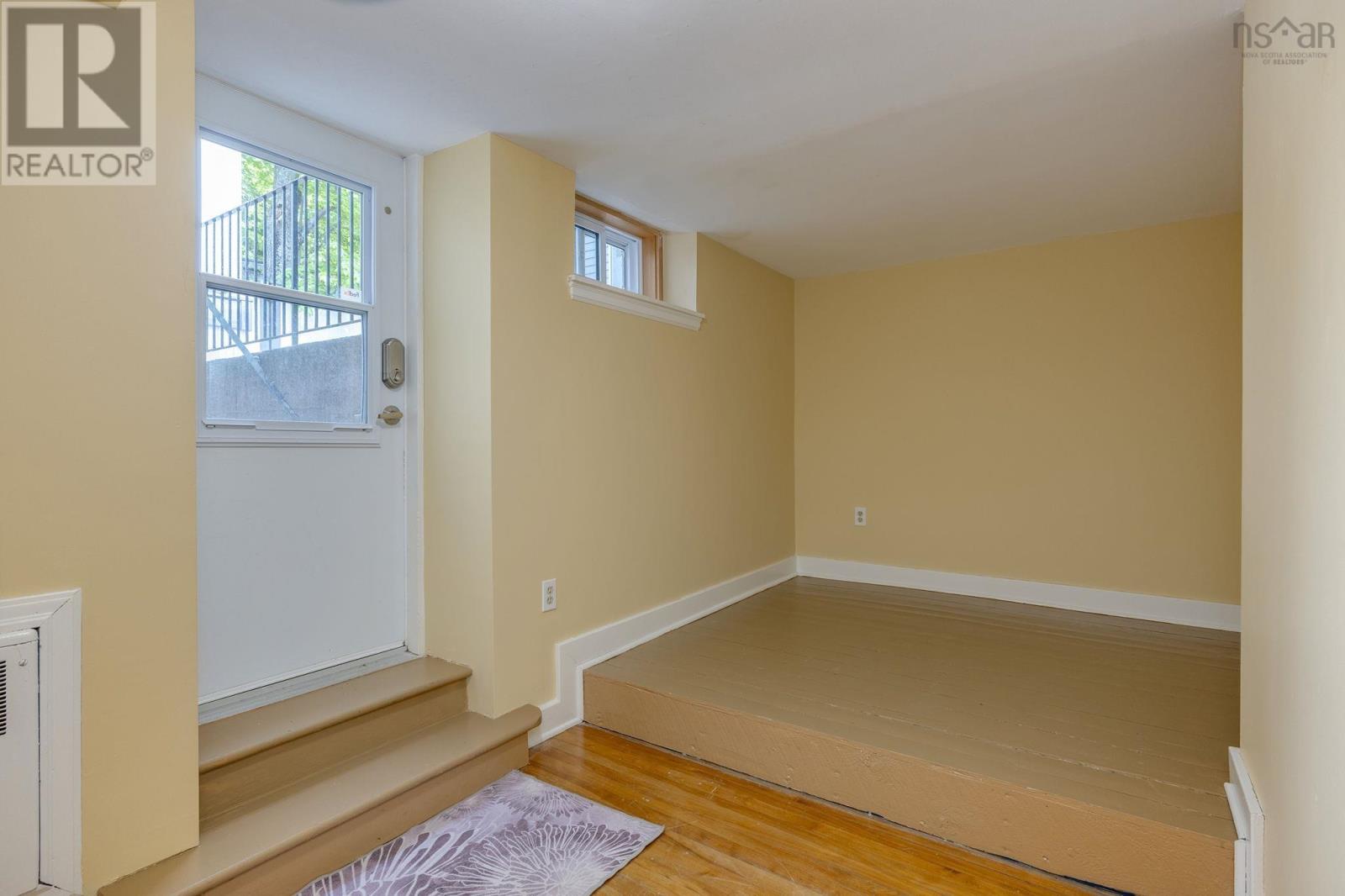 Property 16 of 51 of 1153 Dalhousie Street