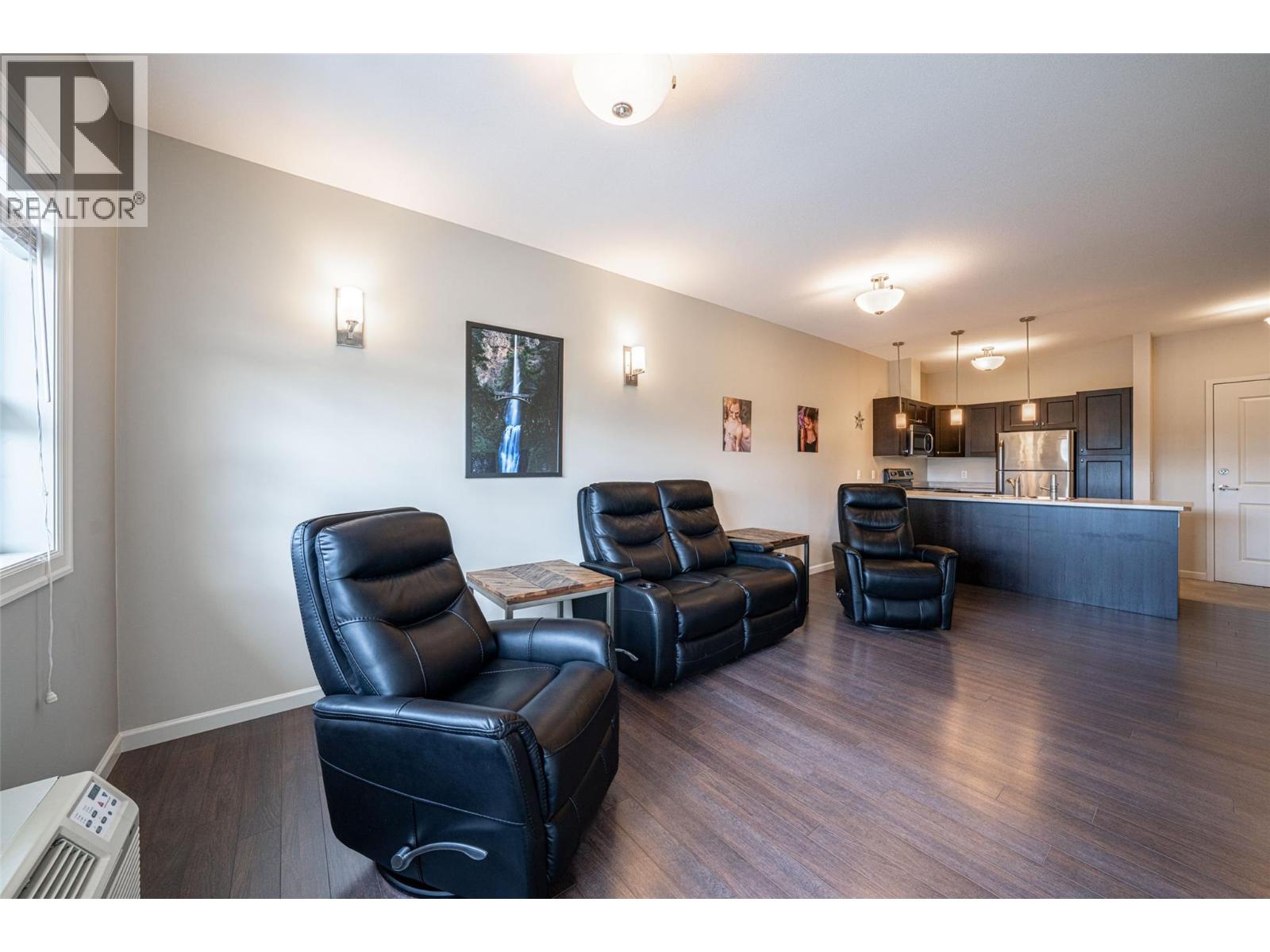 414 3010 35th Street, Vernon
