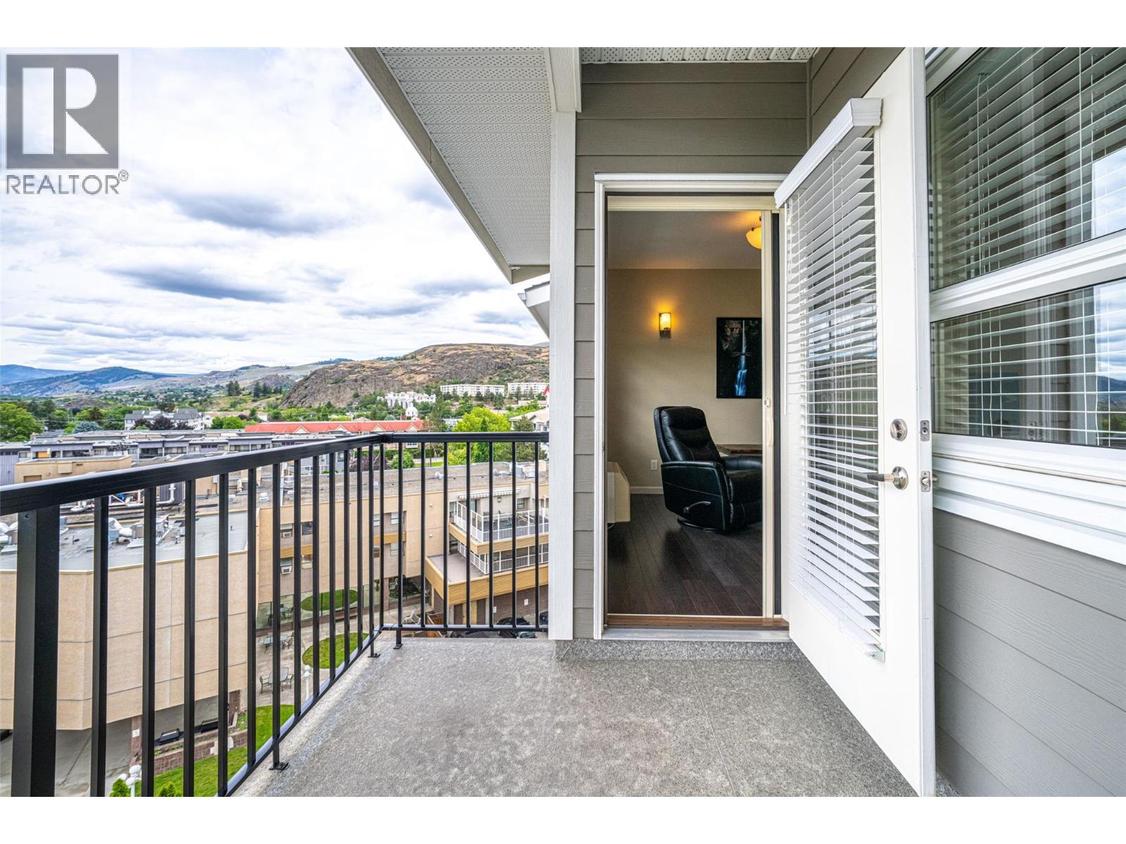 #414 3010 35th Street - 8