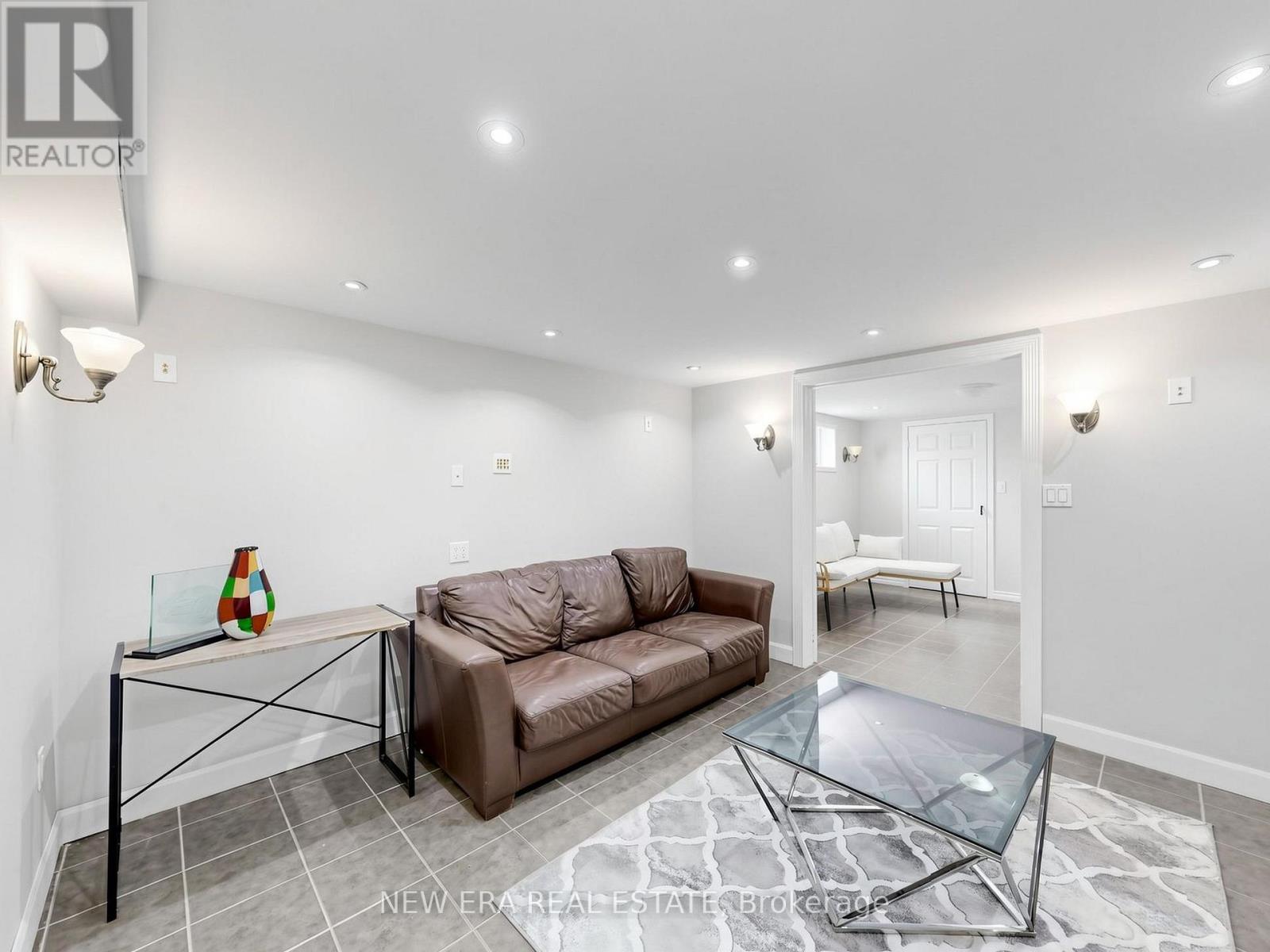 4246 BLOOR STREET W - 23