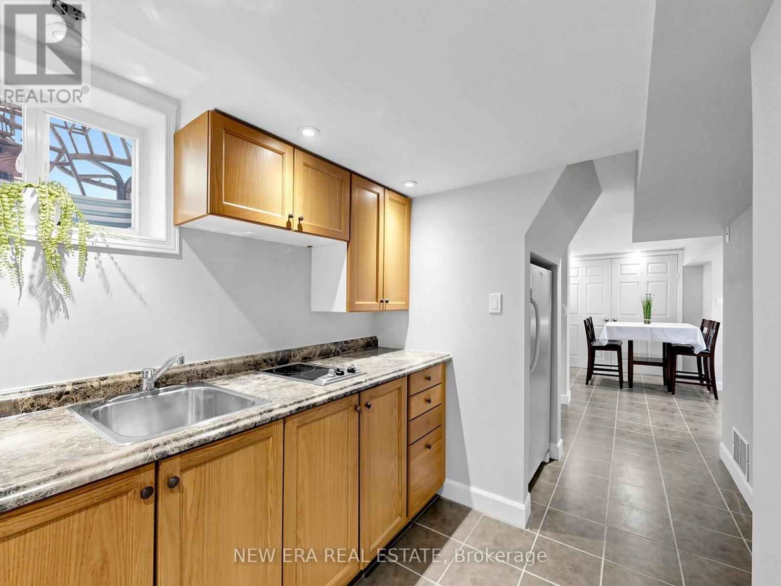 4246 BLOOR STREET W - 26