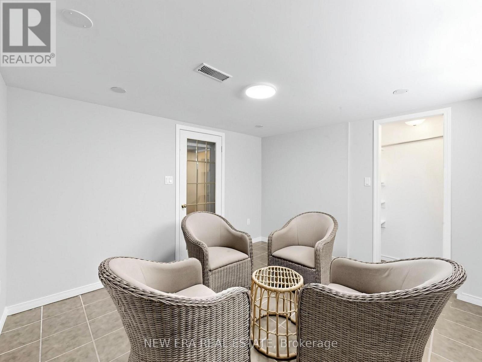 4246 BLOOR STREET W - 27