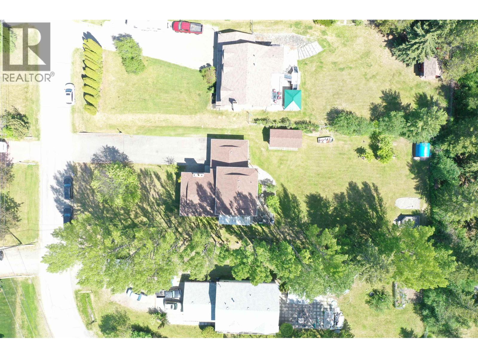 378 THOMPSON ROAD - 34
