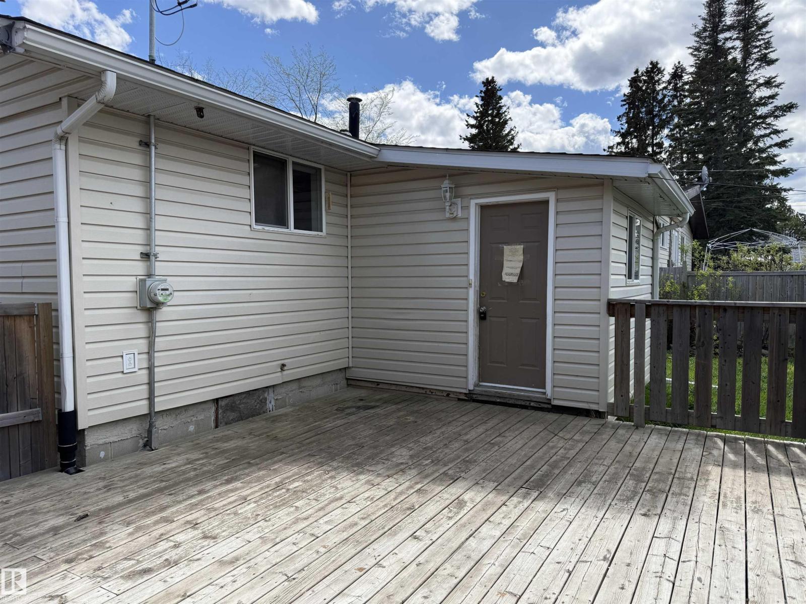 4708 47 ST - 3