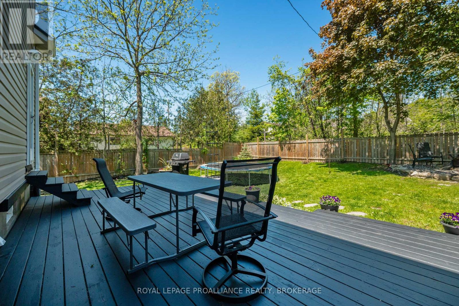 560 KING STREET W - 33