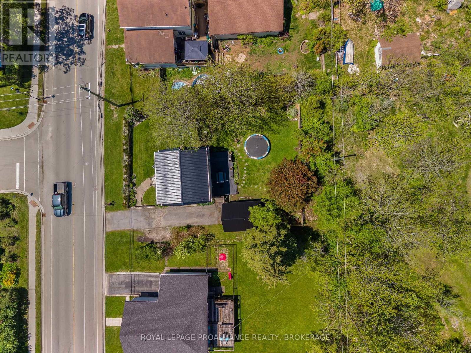 560 KING STREET W - 34