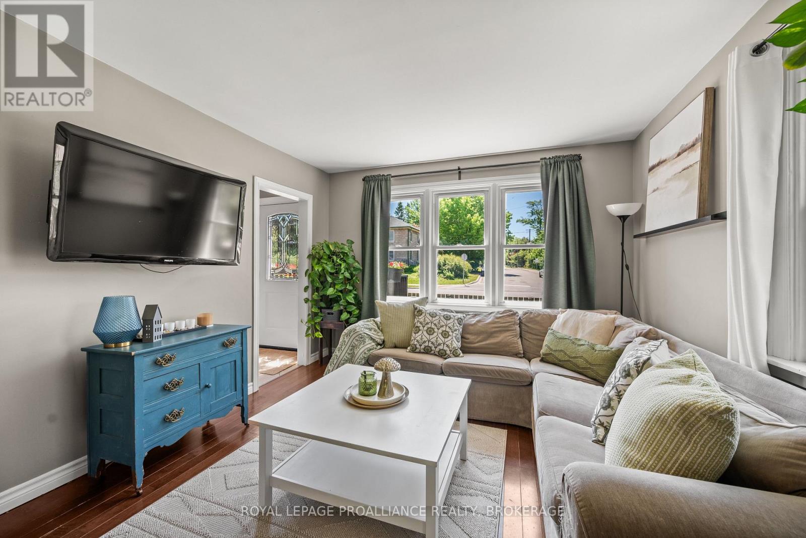 560 KING STREET W - 9