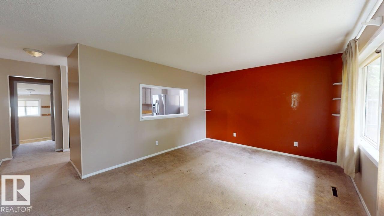 4708 47 ST - 13