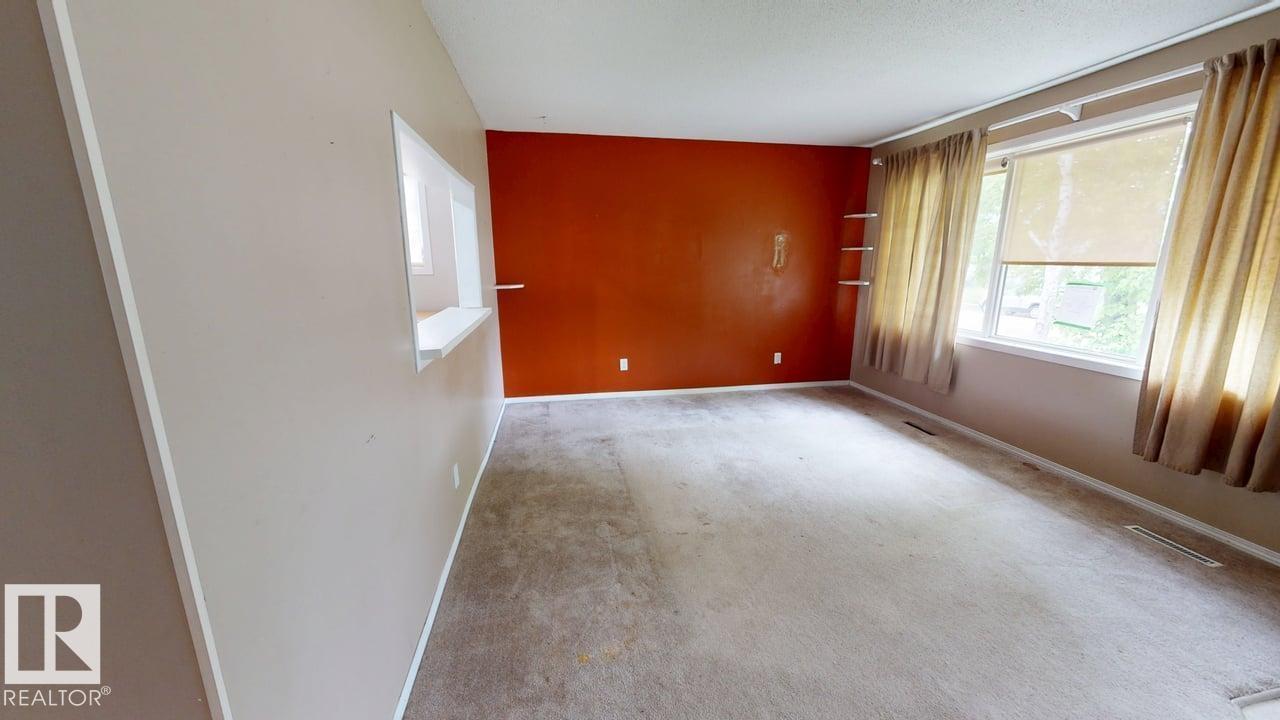 4708 47 ST - 14