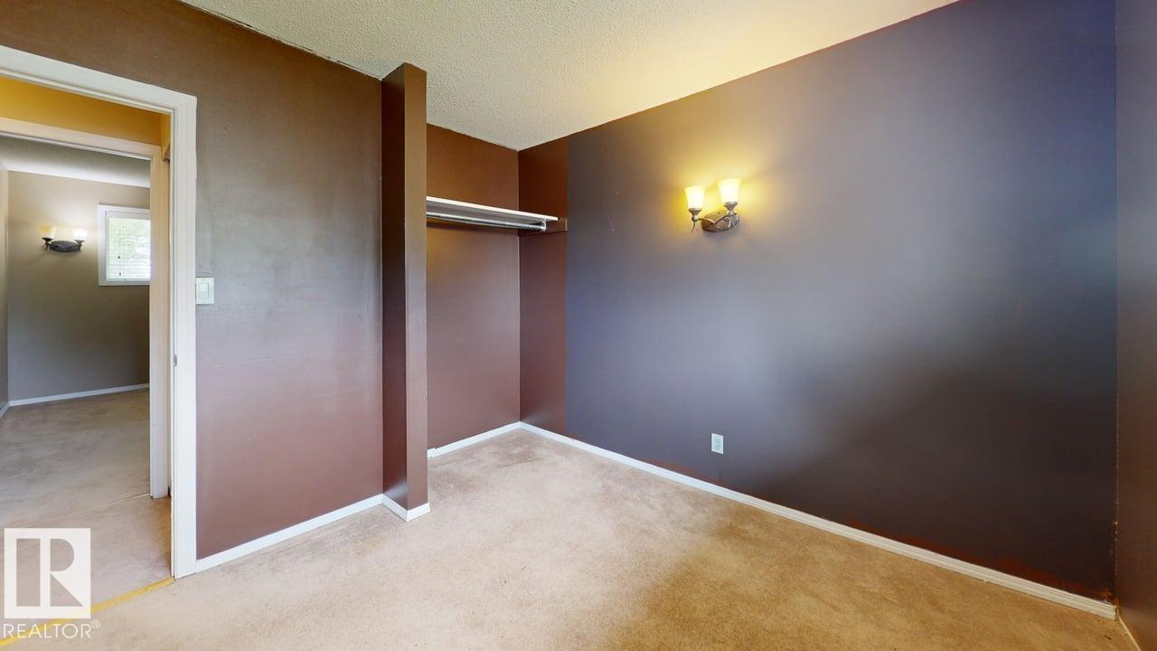 4708 47 ST - 28