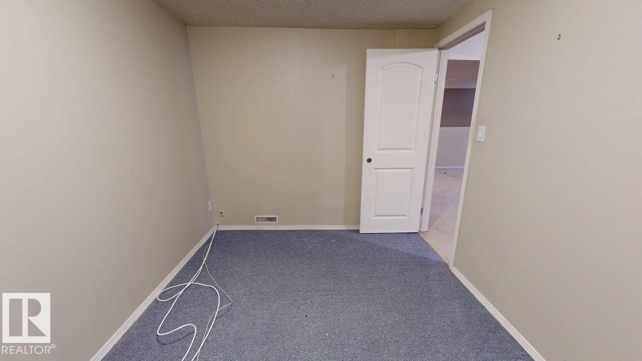 4708 47 ST - 34