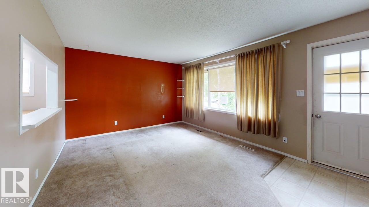 4708 47 ST - 16