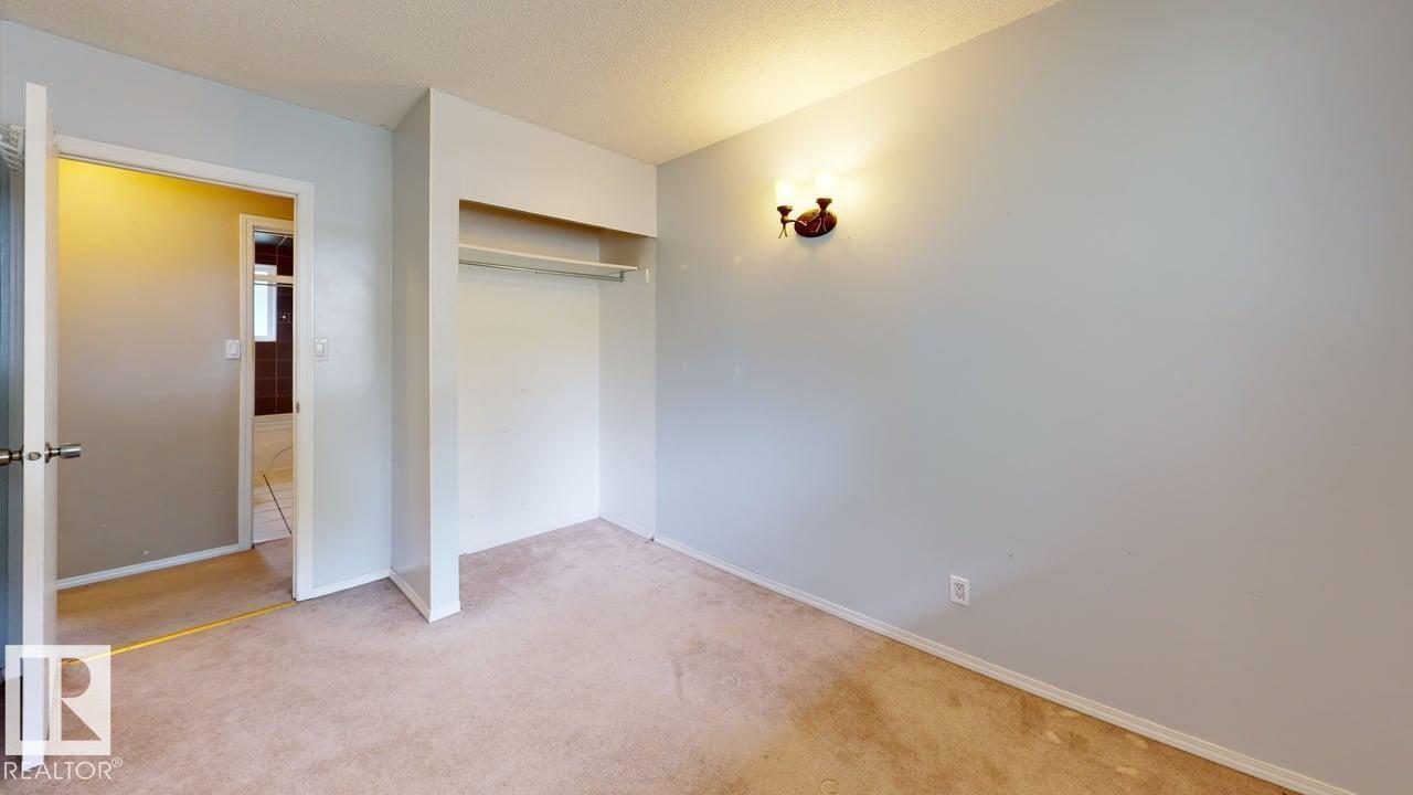 4708 47 ST - 26