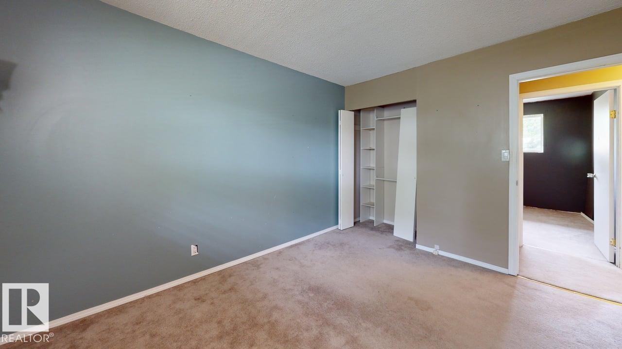 4708 47 ST - 22