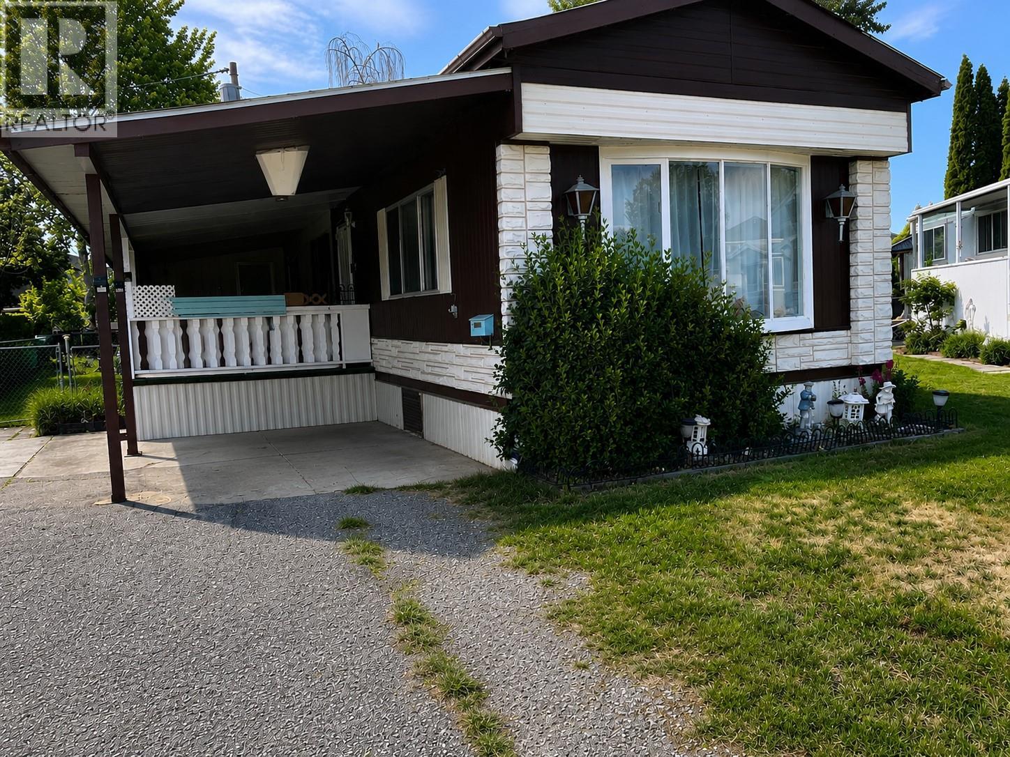 110 3745 Lakeshore Road, Kelowna