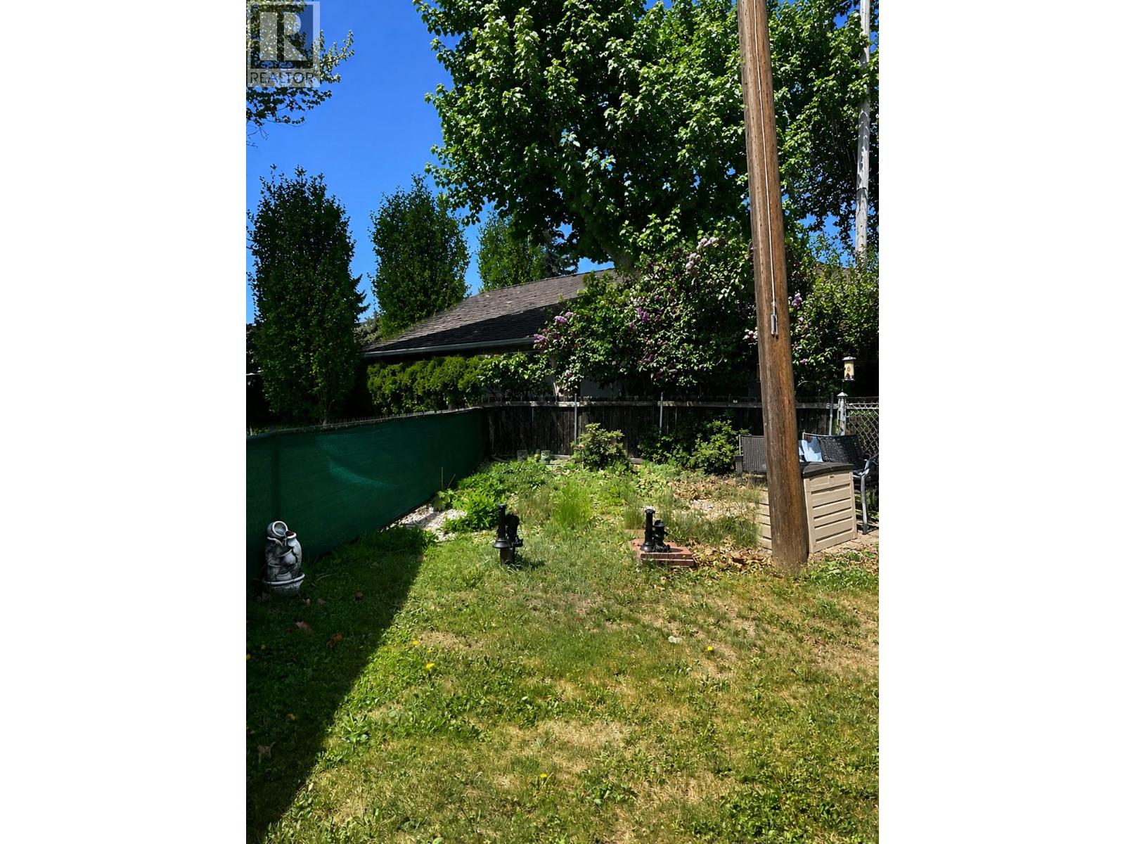 110 3745 Lakeshore Road, Kelowna