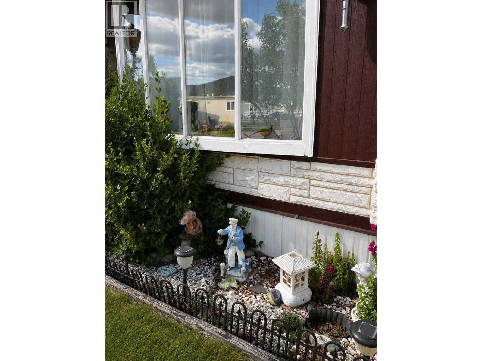 110 3745 Lakeshore Road, Kelowna