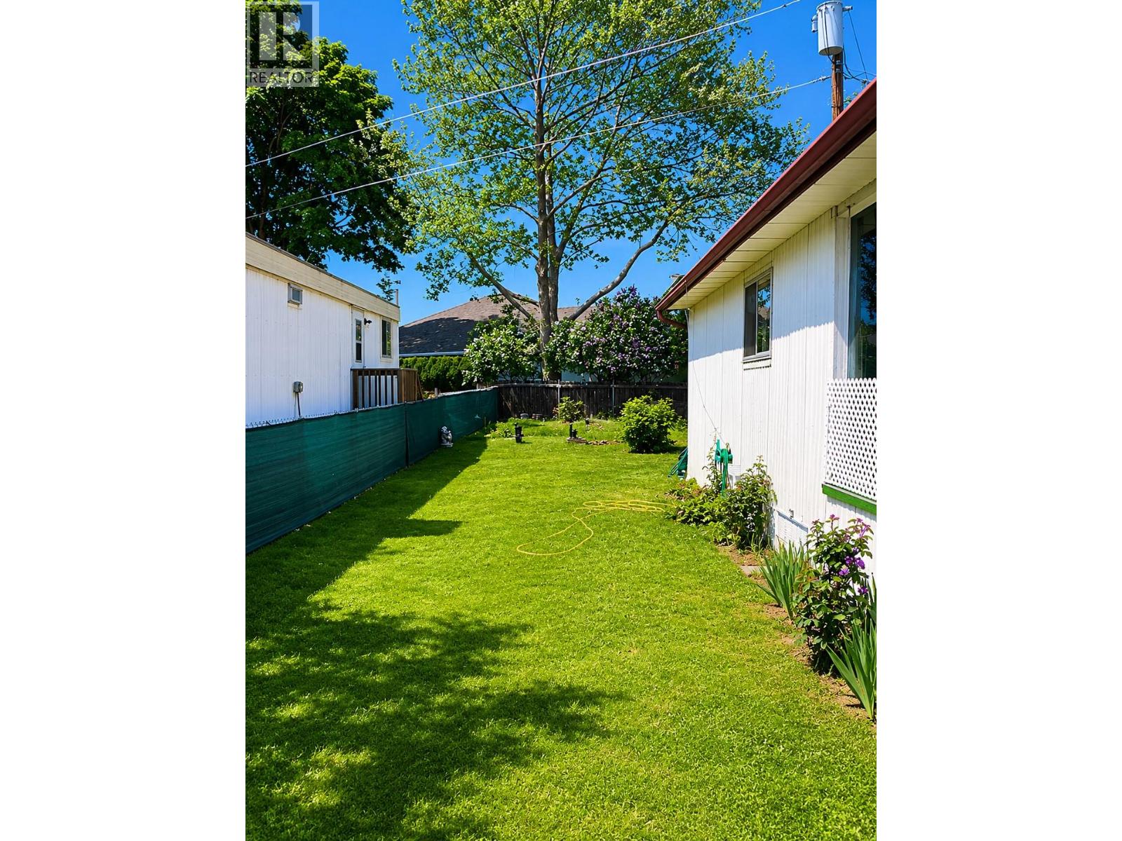110 3745 Lakeshore Road, Kelowna