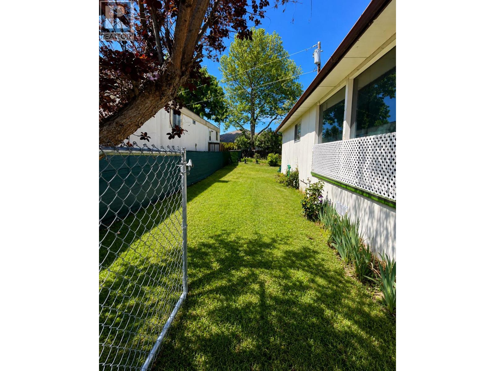 110 3745 Lakeshore Road, Kelowna