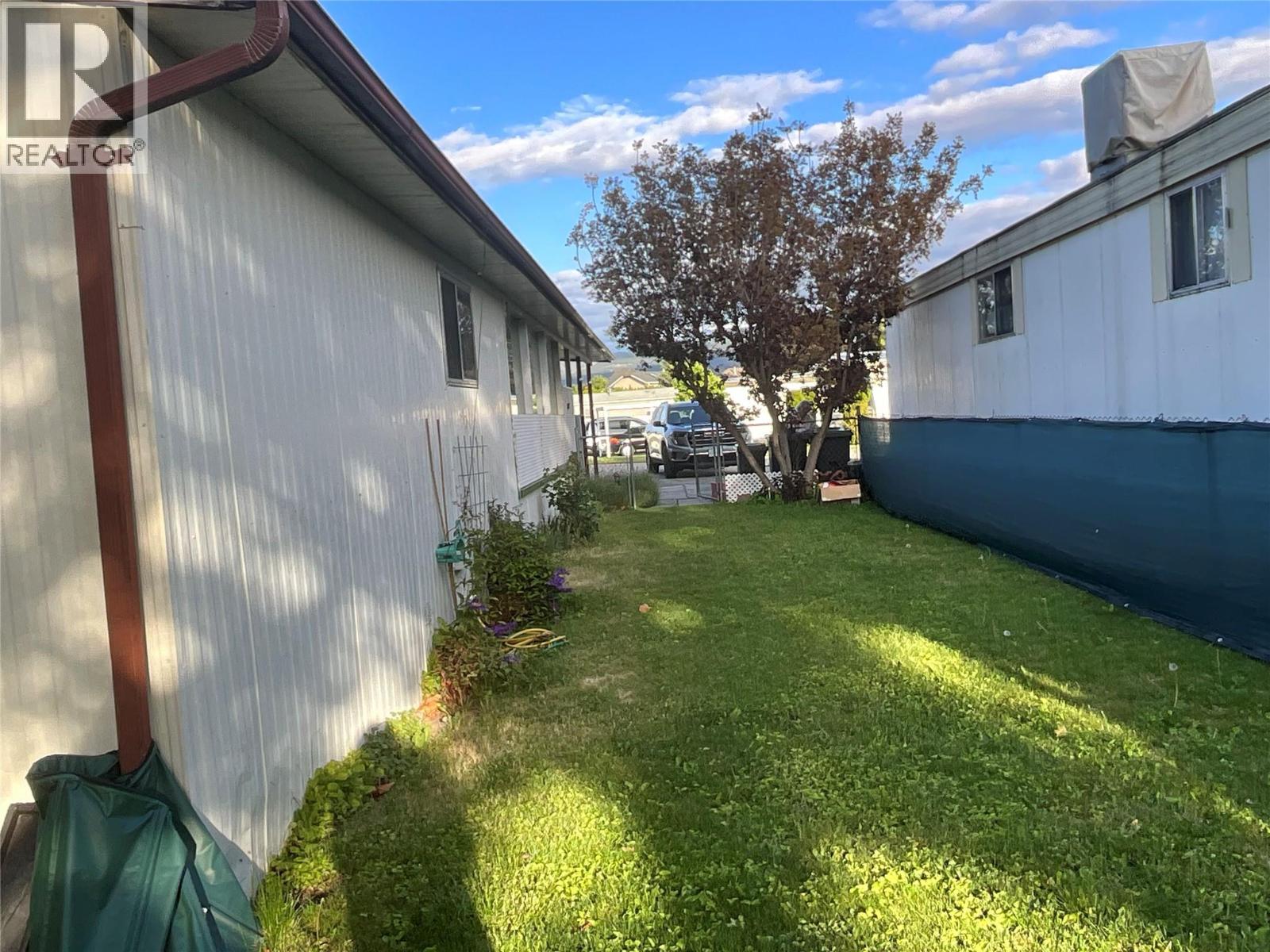110 3745 Lakeshore Road, Kelowna