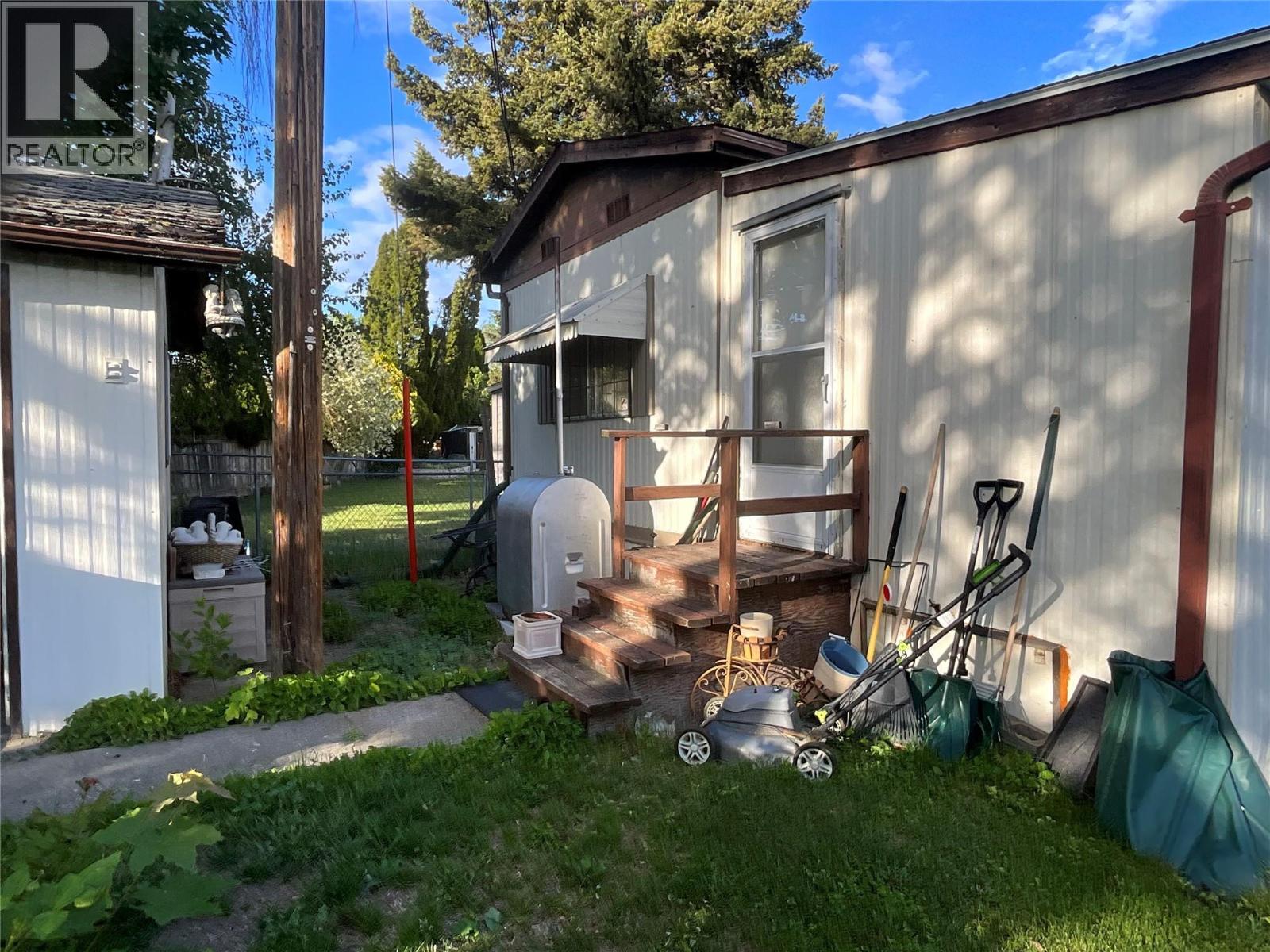 110 3745 Lakeshore Road, Kelowna