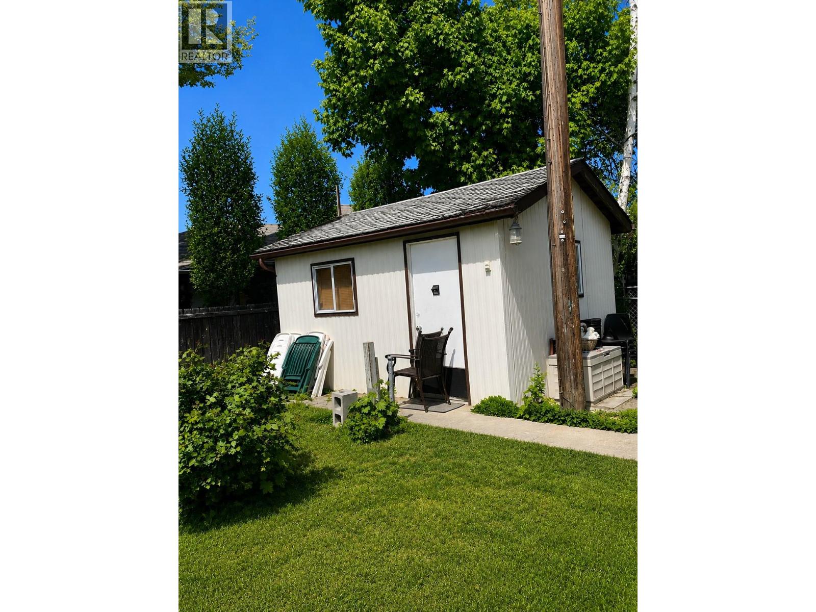 110 3745 Lakeshore Road, Kelowna