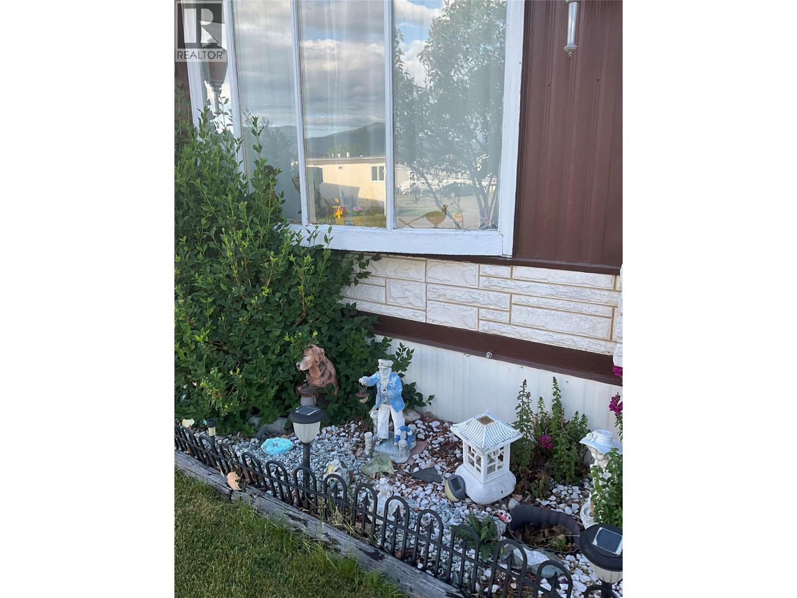 #110 3745 Lakeshore Road - 49