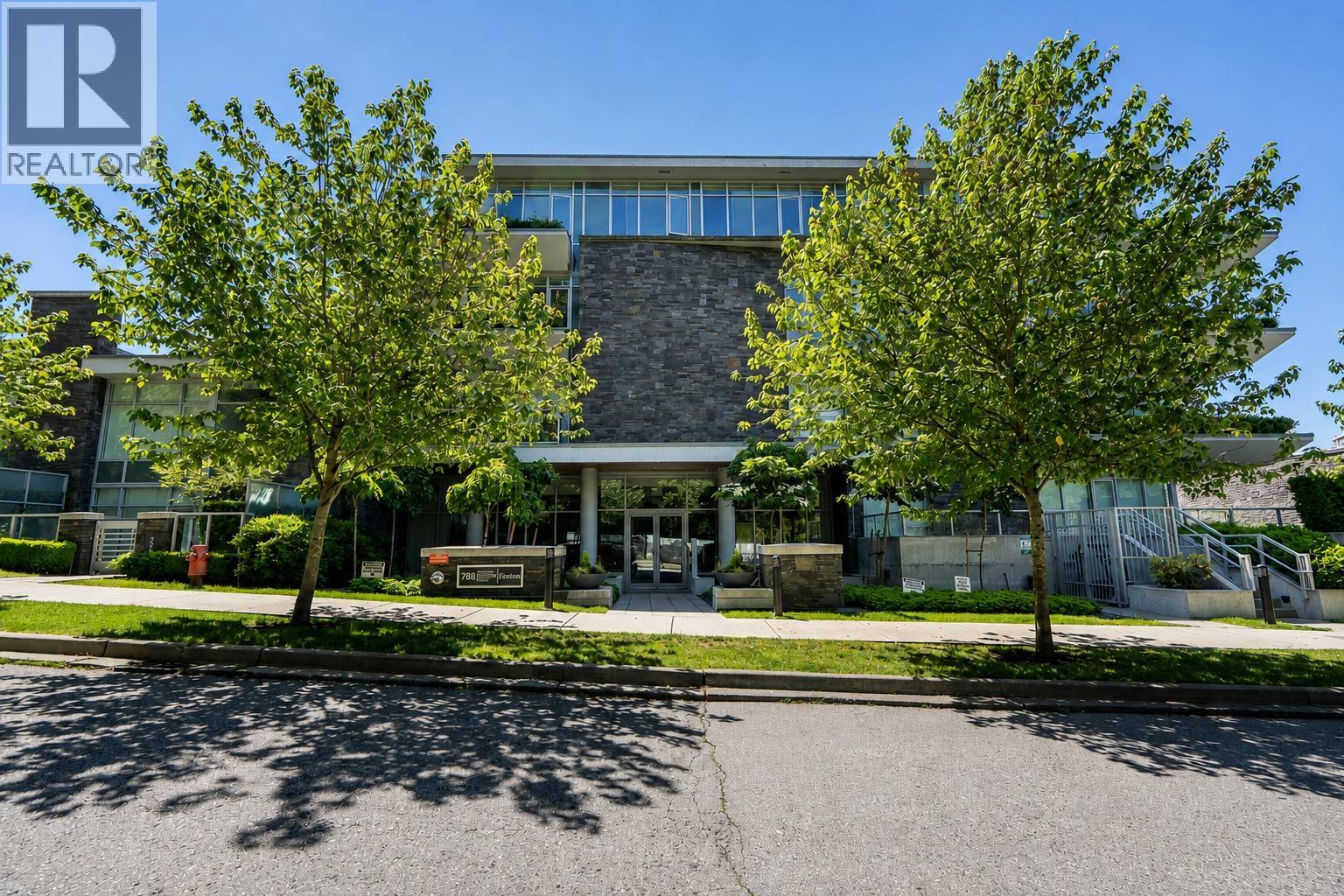 403 788 ARTHUR ERICKSON PLACE, Vancouver