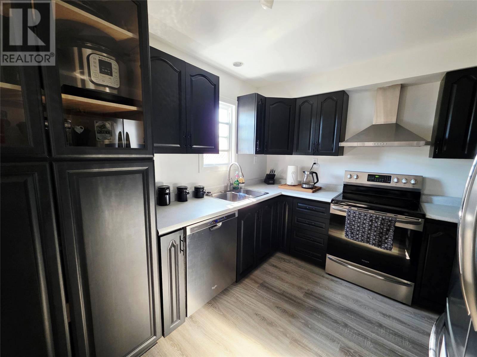 4 Dunfield Street - 8