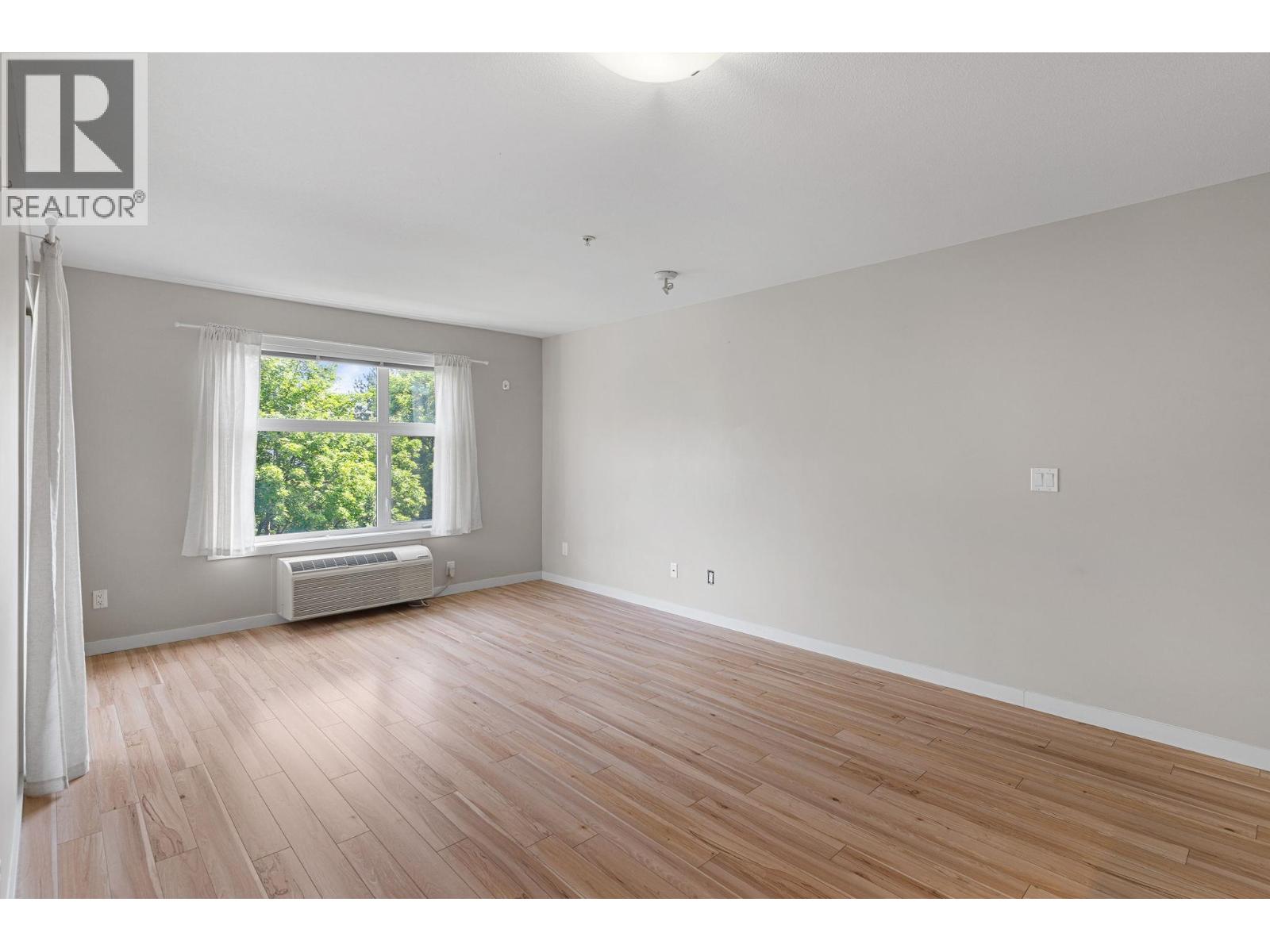 317 533 Yates Road, Kelowna