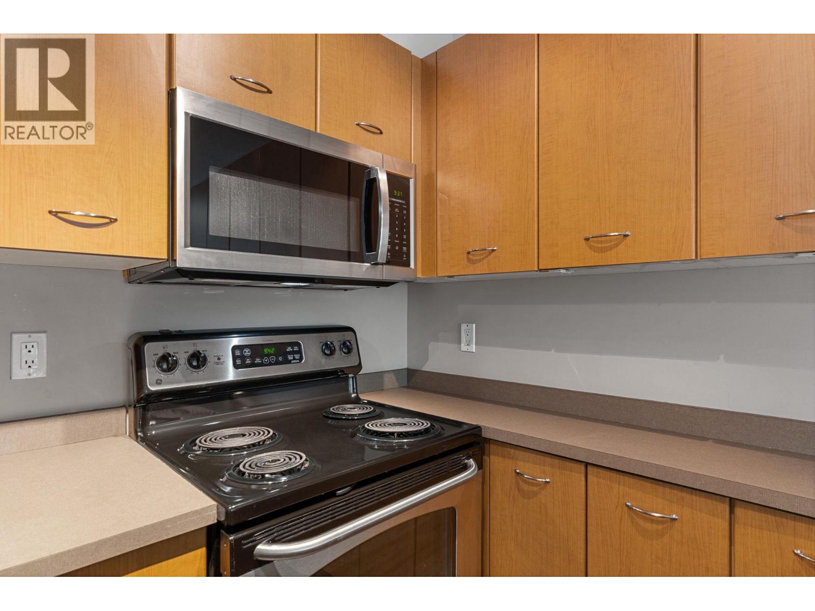 317 533 Yates Road, Kelowna