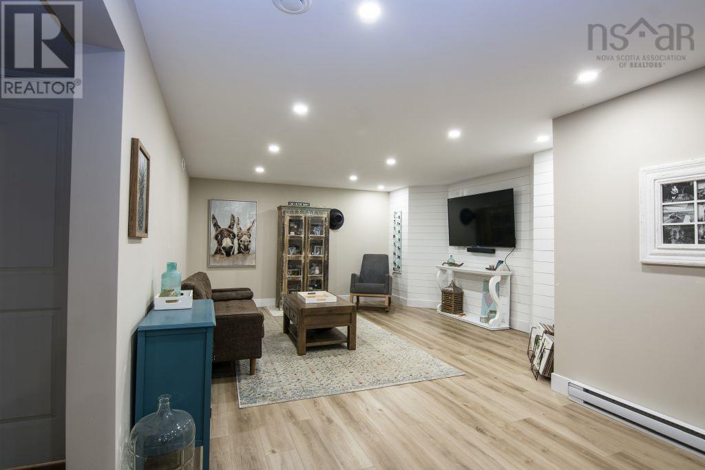 Property 45 of 45 of 1269 Myra Road
