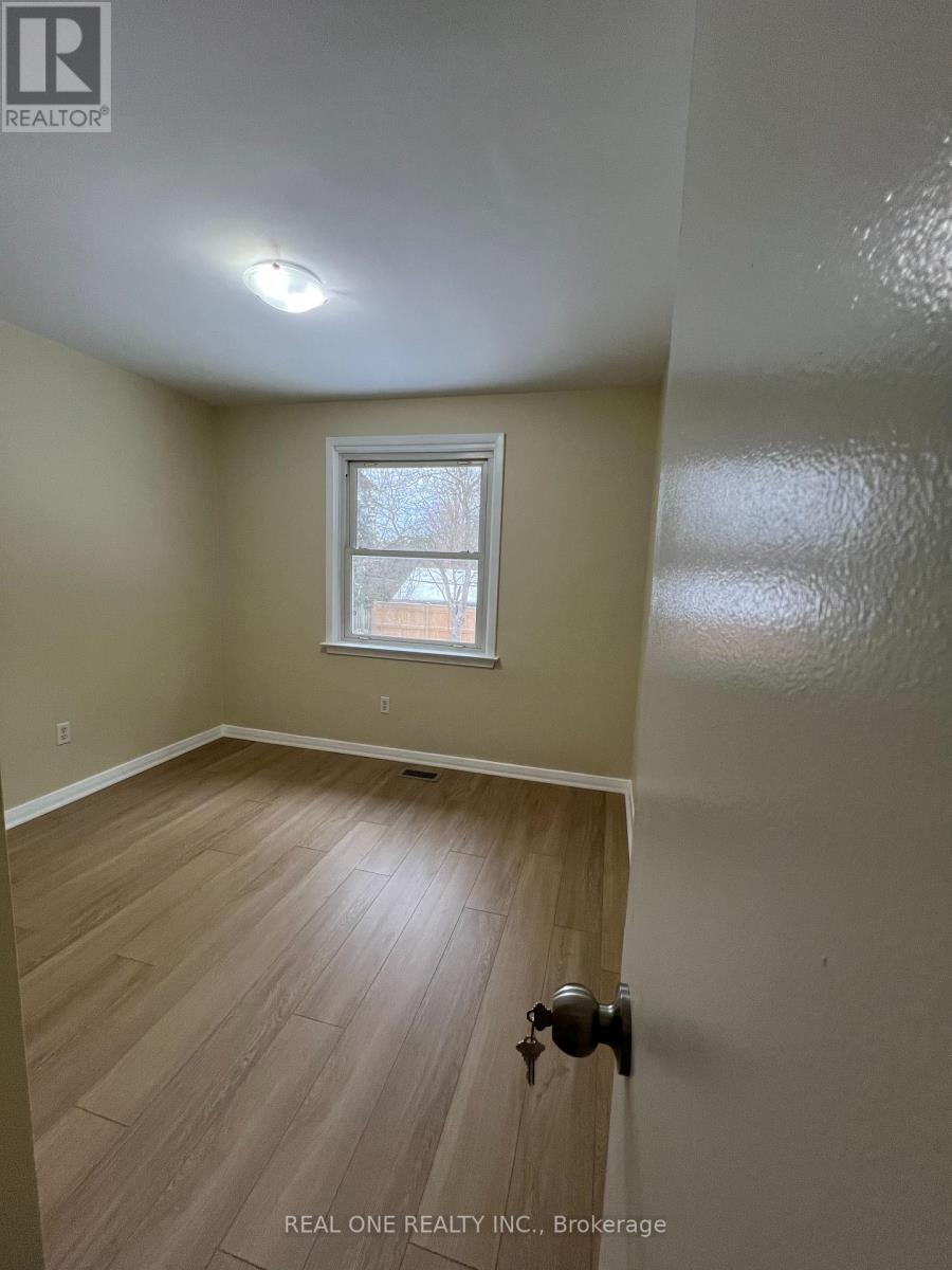 566 MIDDLEWOODS DRIVE - 15