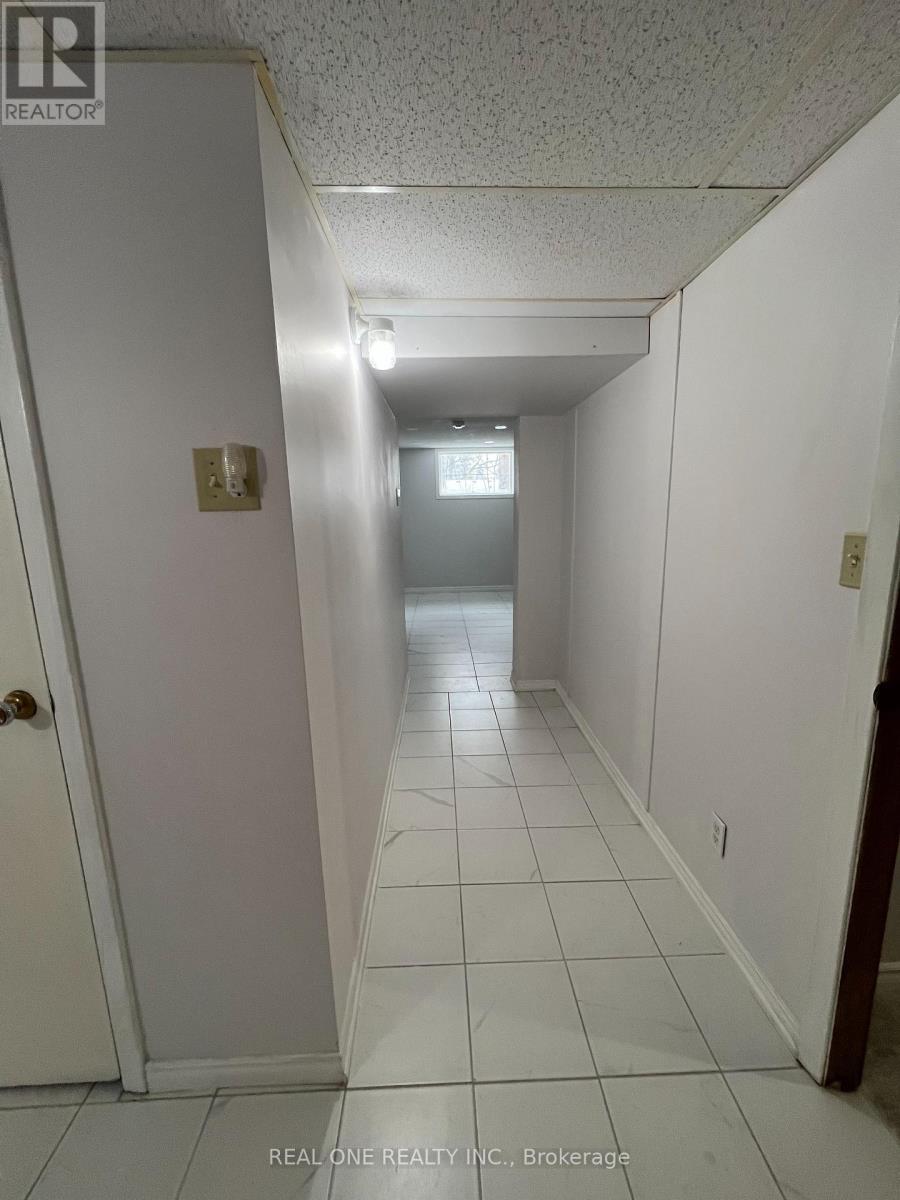 566 MIDDLEWOODS DRIVE - 29