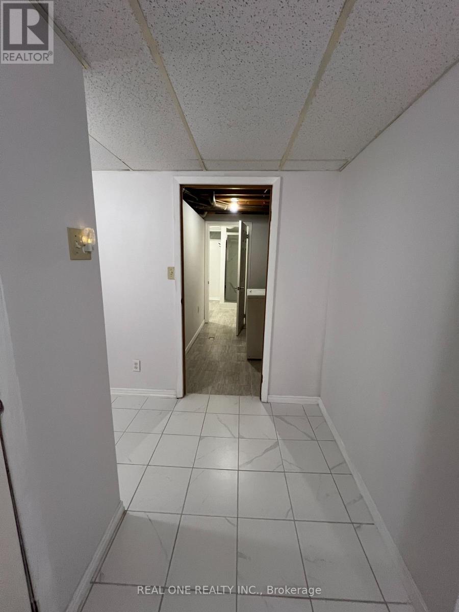 566 MIDDLEWOODS DRIVE - 34