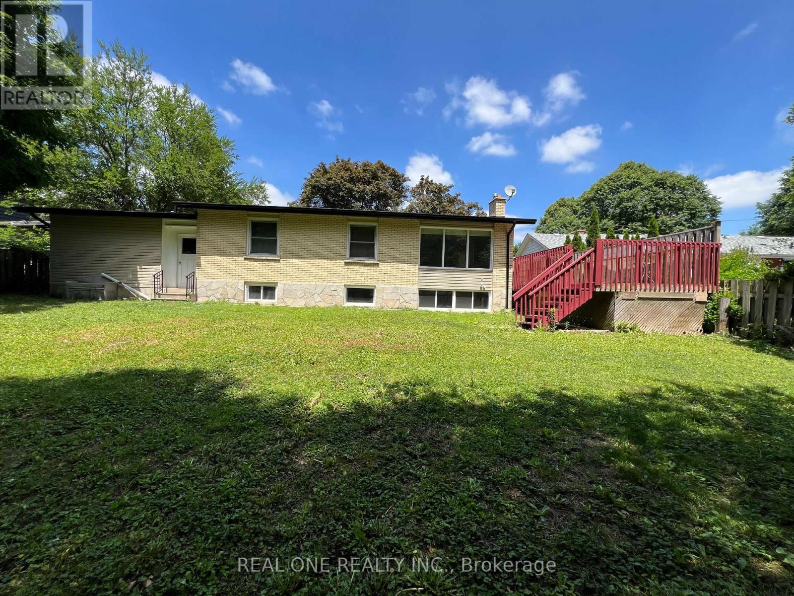 566 MIDDLEWOODS DRIVE - 4