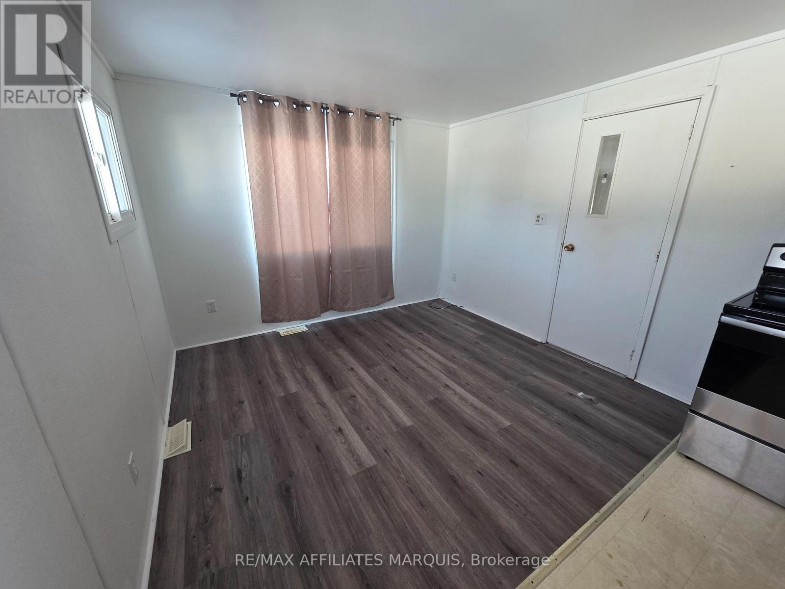 202 JACK STREET - 10
